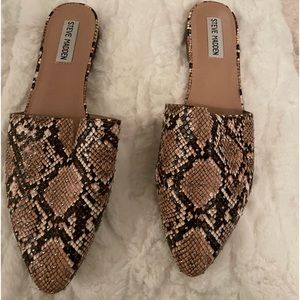 Snakeskin tan Steve Madden slides